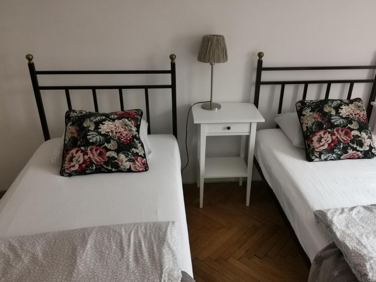 Apartament Mickiewicza Appartement Warschau Buitenkant foto